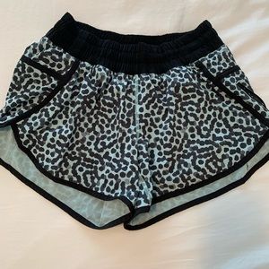 Lululemon Hotty Hot Short